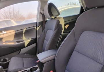 Hyundai Tucson III 2015 Hyundai Tucson 2015r, 1.7 CRDI. Uszkodzony przod. 1.7 Diesel 117KM, zdjęcie 7