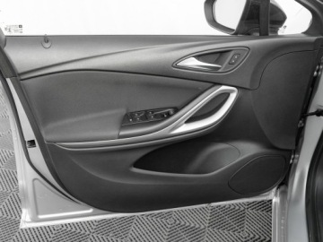 Opel Astra K Sportstourer Facelifting 1.2 Turbo 130KM 2021 Opel Astra GD448YV#1.2 T Edition 2 stref klima, zdjęcie 9