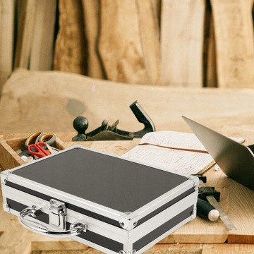 Металлический ящик для инструментов с плоской карточкой