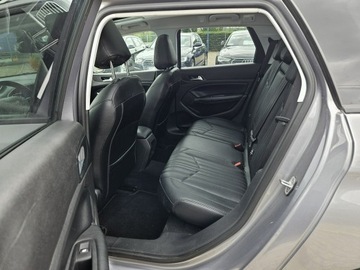 Peugeot 308 II SW Facelifting 1.2 PureTech 110KM 2019 Peugeot 308 SW 1.2 benzyna 110KM skóry panorama, zdjęcie 5