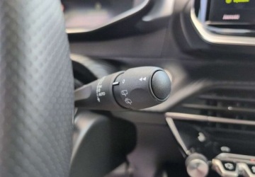 Peugeot 2008 II SUV Facelifting 1.2 Hybrid 145 145KM 2025 Peugeot 2008 PureTech mHEV GT e-DCS6 FV23 Bogaty mHev 145KM Kredyt 0 Leasi, zdjęcie 19