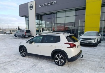 Peugeot 2008 I SUV Facelifting 1.2 PureTech 110KM 2019 Peugeot 2008 Pierwszy wlasciicel. Salon Polska 1.2 Benzyna 110KM, zdjęcie 1