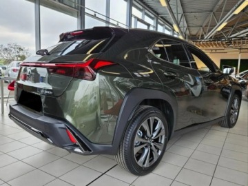 Lexus UX Crossover Facelifting 2.0 300h 199KM 2025 Od ręki - 300h F Sport Design 2.0 Hybrid Dynamic Force 199KM | Martwe pole!, zdjęcie 3