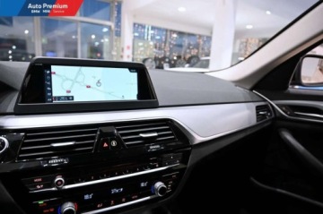 BMW Seria 5 G30-G31 Limuzyna 518d 150KM 2018 BMW Seria 5 518dSpryskiwacze ReflektorowSystem Nawigacji Business 2.0, zdjęcie 7