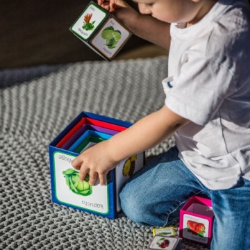 Двуязычная пирамида-игрушка Montessori «Фрукты» — развивающие кубики для детей от 1 года
