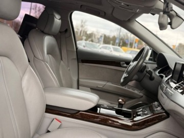 Audi A8 D4 Sedan Facelifting 4.0 TFSI 435KM 2014 Audi A8 A8 L Quattro 4.0 benzyna Japonia 4.0 Benzyna 435KM, zdjęcie 30