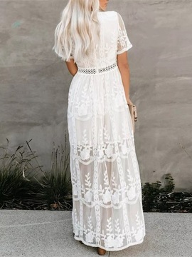 Długa sukienka biała na lato koronkowa elegancka