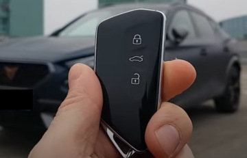 Чехол Skoda Octavia Kodiaq Cupra Formentor Terramar Ateca VW Passat Tiguan