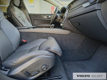 Volvo V60 II  Kombi Facelifting 2.0 B4 B 197KM 2025 Volvo V60 V60 B4 Benzyna, Plus Dark, Aktywny tempo, zdjęcie 25