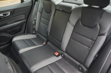 Volvo S60 III 2022 R-DESIGN__ 5 SZTUK W OFERCIE, zdjęcie 28