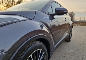 Toyota C-HR I Crossover 1.8 Hybrid 122KM 2017 Toyota C-HR 1,8 Hybrid Prestige Skora Kamera Navi 1.8 Hybryda 122KM, zdjęcie 16