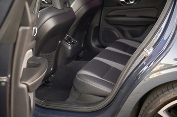 Volvo S60 III Sedan 2.0 T5 250KM 2019 R-DESIGN Z PAKIETEM HEICO__ 250KM __MEGA WYPOSAŻENIE, zdjęcie 23