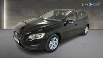 Volvo V60 I Kombi Facelifting 2.0 D2 DRIVE-E 120KM 2017 Volvo V60 F ra Vat 23 Otrzymaj Voucher na ubezpieczenie 2.0 Diesel 120KM