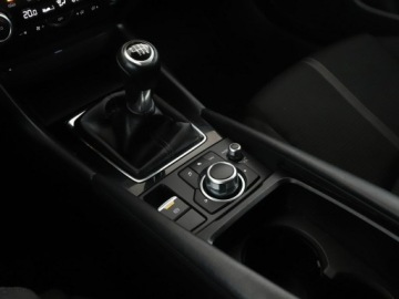 Mazda 3 III Hatchback Facelifting 2.0 SKYACTIV-G 120KM 2017 Mazda 3 klima auto navi grzane fotele kamera i, zdjęcie 27
