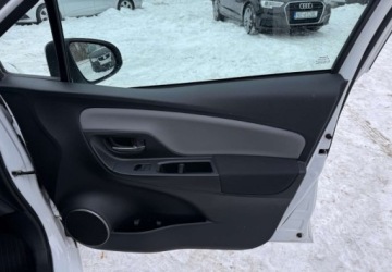 Toyota Yaris III Hatchback 5d Facelifting 1.0 VVT-i 69KM 2014 Toyota Yaris Toyota Yaris Benzyna 70KM, zdjęcie 24