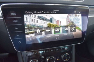 Skoda Superb III Liftback Facelifting 1.4 TSI Plug-In Hybrid 218KM 2019 Skoda Superb SalonPL 217KM 1.4TSIEE StyleTech Kessy El.bagaznik Columbus K, zdjęcie 8