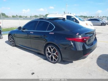 Alfa Romeo Giulia II Sedan Facelifting 2.0 Turbo 280KM 2021 Alfa Romeo Giulia 2021 Alfa Romeo Giulia Ti RWD 2.0 Benzyna 280KM, zdjęcie 2