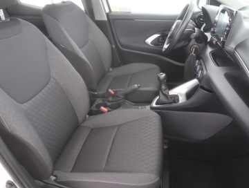 Toyota Yaris IV Hatchback 1.0 VVT-i 72KM 2022 Toyota Yaris 1.0 VVT-i, Salon Polska, zdjęcie 8