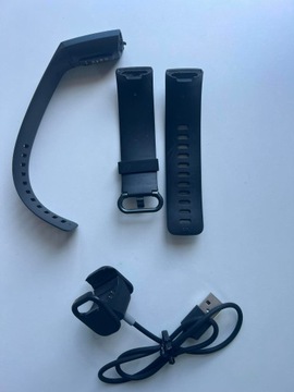 Умные часы Fitbit Charge 4 черные 3C-245