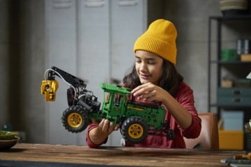 LEGO - TECHNIC - Трелевочный трактор JOHN DEERE 948L-II - 42157