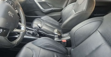 Peugeot 2008 I SUV 1.6 e-HDi 115KM 2014 Peugeot 2008 1.6 diesel Nawigacja, skora , wzmocnione napedy 1.6 Diesel, zdjęcie 9