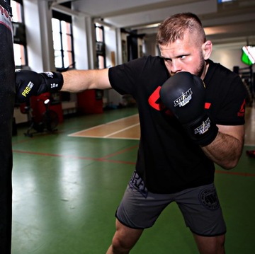 Боксерские перчатки StormCloud Boxing Pro, черные, 14 унций