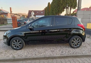 Hyundai i20 I Hatchback 5d Facelifting 1.4 CVVT 100KM 2014 Hyundai i20 2014 1.4 Benzyna 100KM Automatyczna skrzynia biegów, zdjęcie 3