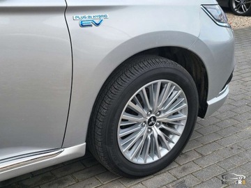 Mitsubishi Outlander III 2019 Mitsubishi Outlander PHEV 224KM 2019r 14TysKm 13.8kWh 4WD Plug-in Stan ide, zdjęcie 8