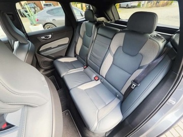 Volvo XC60 II Crossover D4 190KM 2020 Volvo XC 60 ___R-Design___2.0 D4 190KM Geartronic FULL LED Virtual Kamera, zdjęcie 2