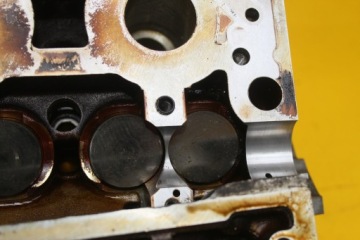 ГОЛОВКА ДВИГАТЕЛЯ ЛЕВАЯ A4 B6 3.0 ASN 06C103373F