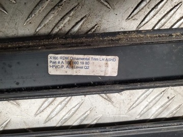 Mercedes-Benz GL X166 A1666901980 (2x A1666901980) Полоски, колпаки