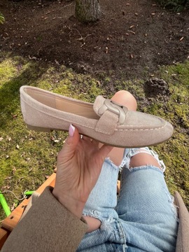 БЕЖЕВЫЕ МОКАСИНЫ ЖЕНСКИЕ НА ЦЕПОЧКЕ, ЗАМША 40