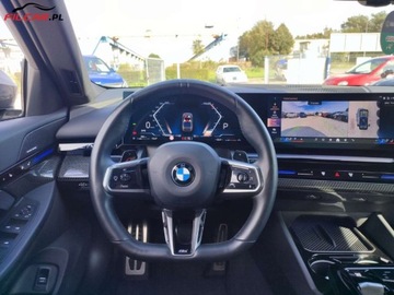 BMW Seria 5 G90-91 2023 BMW Seria 5 M PAKIET PRO GWARANCJA Kamery 360 Zarejestrowany Mozliwa zamia, zdjęcie 12