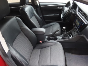 Toyota Corolla XI Sedan Facelifting 1,6 Valvematic 132KM 2017 Toyota Corolla 1.6 Valvematic, Salon Polska, zdjęcie 8