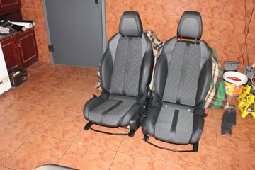 PEUGEOT 2008 II FOTEL PRZEDNI PRAWY LUB LEWY ORYGINAŁ GT. 20R