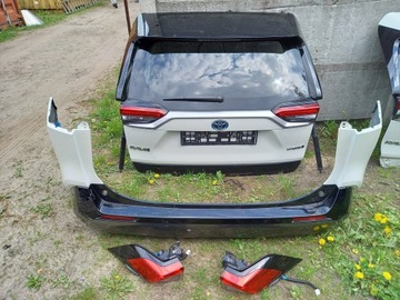 TOYOTA RAV 4 VÍKO KUFRU NÁRAZNÍK SVĚTLO