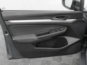 Volkswagen Golf VIII Variant 1.5 TSI 150KM 2022 Volkswagen Golf CT557AA#1.5 TSI Life Ambient, zdjęcie 11