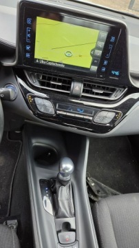 Toyota C-HR I Crossover 1.8 Hybrid 122KM 2018 Toyota C-HR 1.8HSD 122KM Kamera Astyst Parkow, zdjęcie 13
