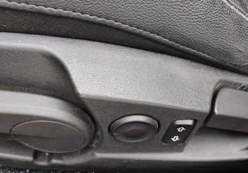 Opel Insignia I Sedan 2.0 CDTI ECOTEC 130KM 2010 Opel Insignia 2010r, 2.0 CDTI. AUTOMAT. Lekko uszkodzony tyl. Jezdzi. 2.0, zdjęcie 21