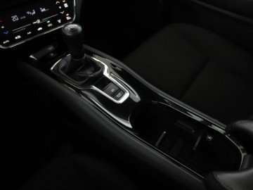Honda HR-V II SUV 1.5 i-VTEC 130KM 2016 Honda HR-V 1.5 i-VTEC Comfort Klimatronik Tempomat, zdjęcie 24