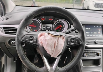 Opel Astra K Sportstourer Facelifting 1.2 Turbo 110KM 2020 Opel Astra 122020r, 1.2 Benzyna. Uszkodzony przod i lewy bok. Jezdzi, zdjęcie 10