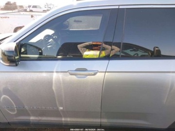 Jeep Grand Cherokee V 2024 Jeep Grand Cherokee Limited 2024 3.6l 3.6 Benzyna 293KM, zdjęcie 2