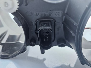 ORIGINÁLNÍ POUZDRO SVĚTLOMET JAGUAR X-TYPE XENON 2001-2009 PRAVÁ