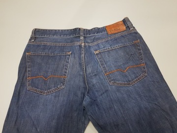 HUGO BOSS Orange25 Regular Fit wycierane jeansy 38/36 pas 95