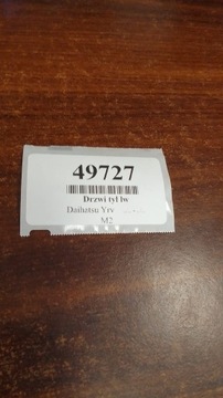 DAIHATSU YRV DVEŘE LEVÝ ZADNÍ LAK R29