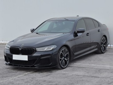 BMW Seria 5 G30-G31 Limuzyna 520d 190KM 2020 BMW 5 520d xDrive, Salon Polska, Serwis ASO, zdjęcie 1