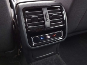 Volkswagen Passat B8 Variant Facelifting 2.0 TDI SCR 150KM 2022 Volkswagen Passat Variant HAK Faktura VAT Kamera Nawigacja 2.0 Diesel, zdjęcie 21