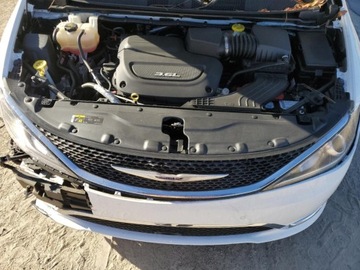 Chrysler Pacifica II 2018 Chrysler Pacifica Touring L 2018 3.6L 3.6 Benzyna 287KM, zdjęcie 6
