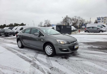 Opel Astra J Sedan 1.4 Turbo ECOTEC 140KM 2019 Opel Astra Opel Astra 1.4 Benzyna 140KM, zdjęcie 7