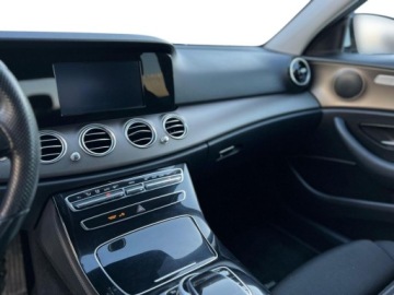 Mercedes Klasa E W213 Limuzyna 2.0 220d 194KM 2016 Mercedes-Benz Klasa E W213 Salon PL Automat Kamera Czujniki Pakiet Bu, zdjęcie 10